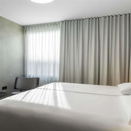 Ibis Styles Centre Hotel 3*