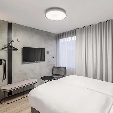 Ibis Styles Centre 3*