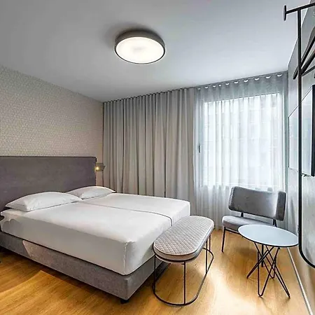 Ibis Styles Centre 3*