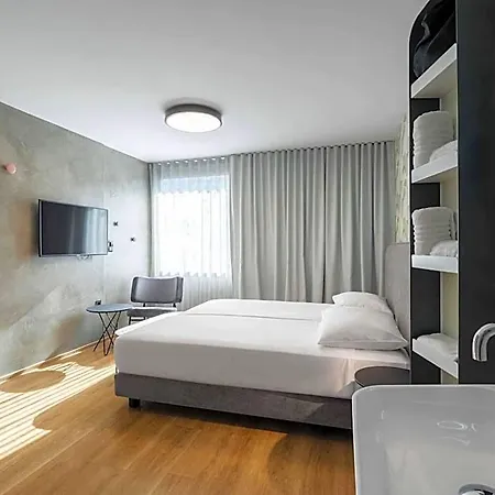 Ibis Styles Centre Hotel