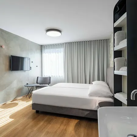 Hotel Ibis Styles Centre 3*